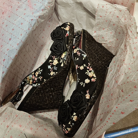 Poetic Licence Softer Side floral PeepToe Slingback Platform Wedge 8M New in box - Picture 4 of 16